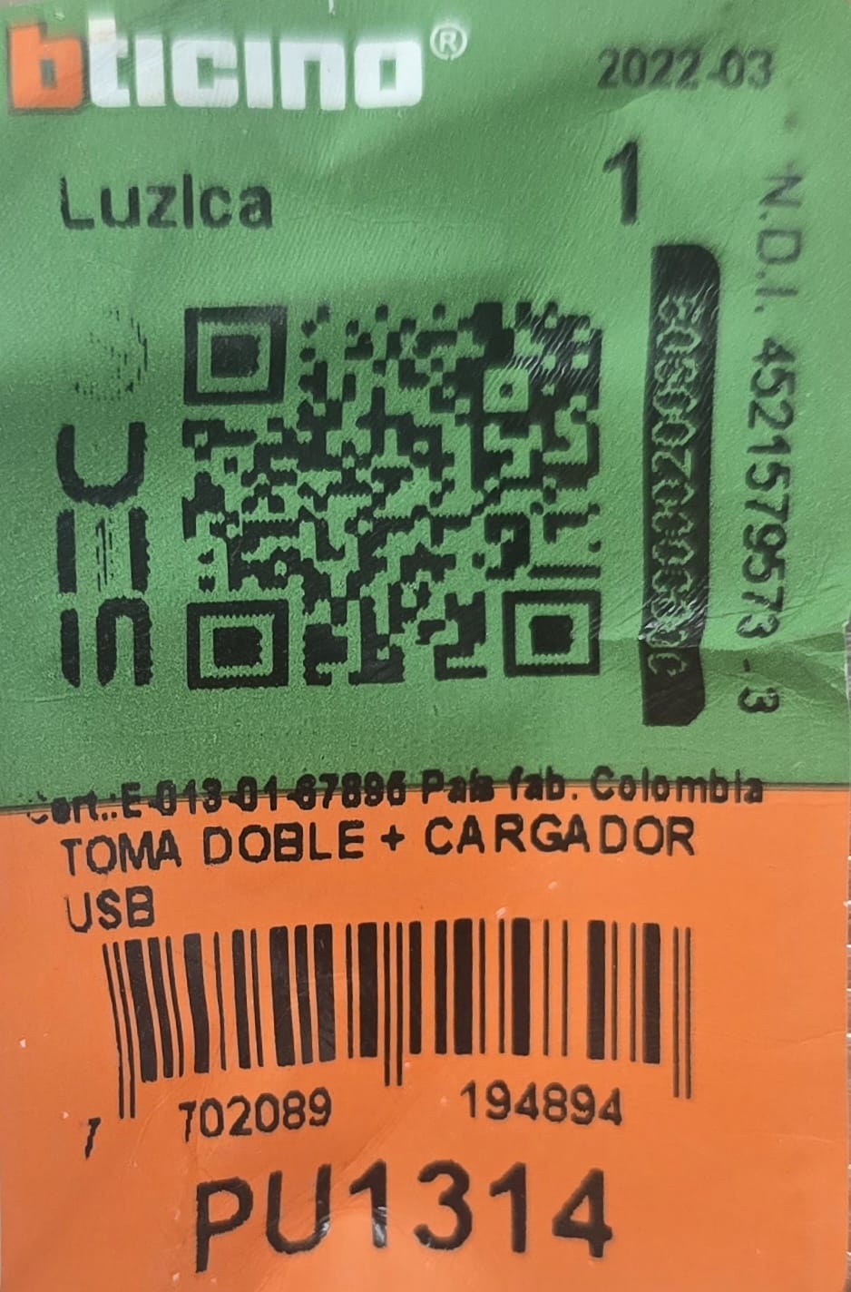 Enchufe Doble Embutido 10a + Cargador Usb Blanco Armado Luzica - Bticino