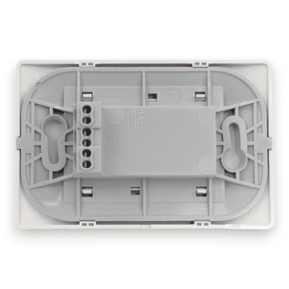 Enchufe Embutido Tríplex 2p+t 10a Blanco Armado - Bticino