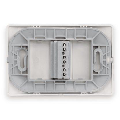 Enchufe Embutido Simple 2p+t 16a blanco Armado Luzica - Bticino