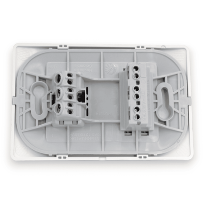 Enchufe Embutido Simple 10a + interruptor 9/12 Blanco Armado Luzica - Bticino